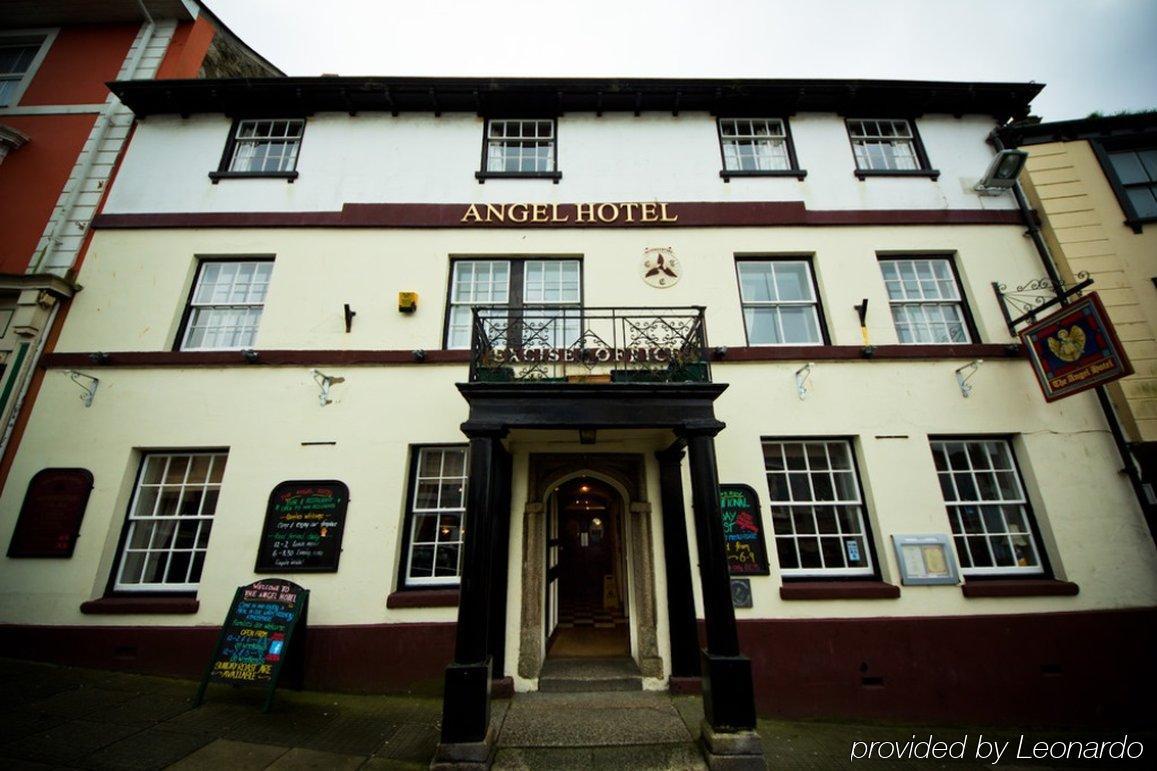 The Angel Hotel Хелстън Екстериор снимка