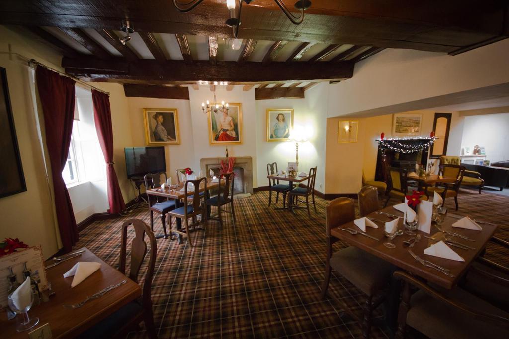 The Angel Hotel Хелстън Екстериор снимка