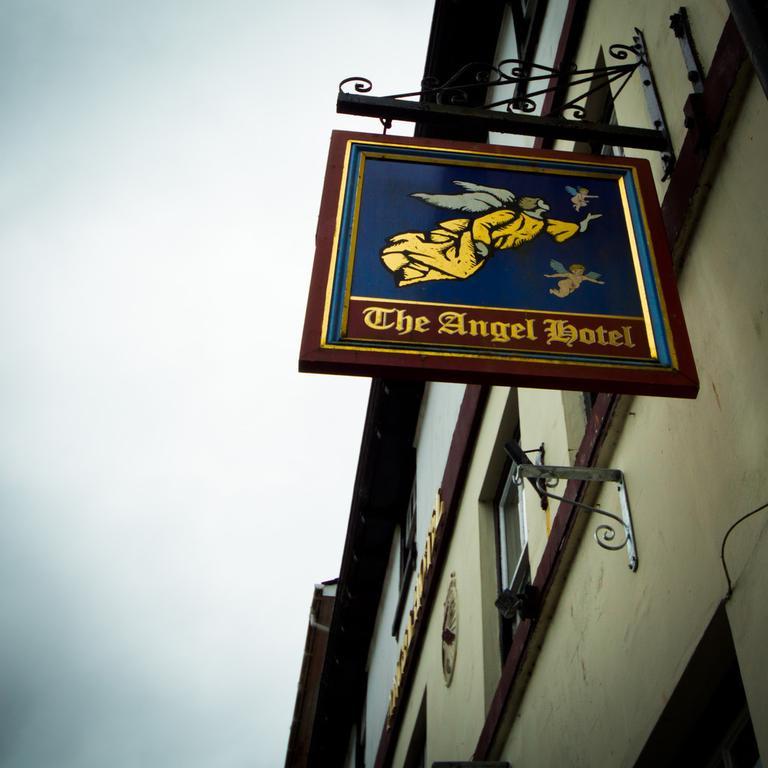 The Angel Hotel Хелстън Екстериор снимка